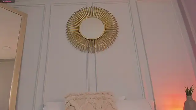 CharlotteBrownn  online show from 05/15/26, 11:34