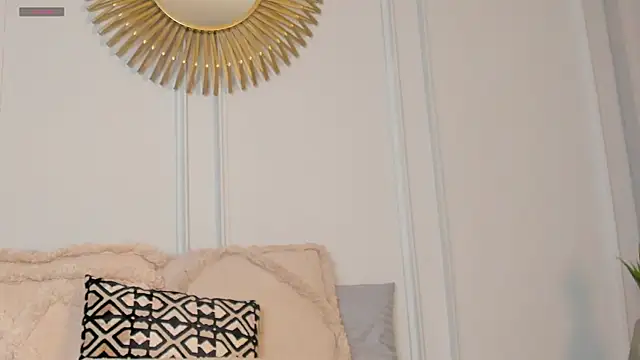 CharlotteBrownn  online show from 07/18/26, 02:27