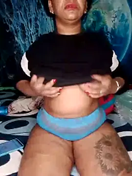 Snapshot of analgetica chatting on 11/25/25, 11:10 analgetica online show from 11/25/25, 11:10