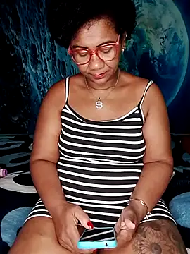 Snapshot of analgetica chatting on 11/26/25, 11:00 analgetica online show from 11/26/25, 11:00