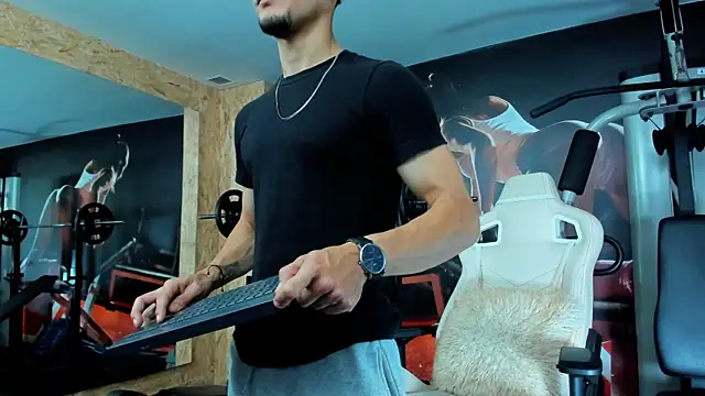 AlessandroKiing online show from 04/05/26, 08:06