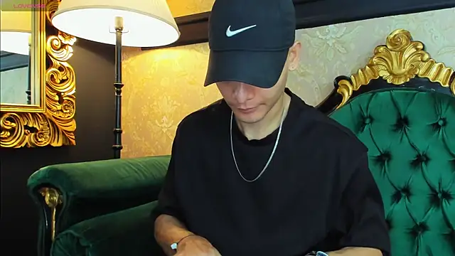 AlessandroKiing online show from 06/29/26, 09:26