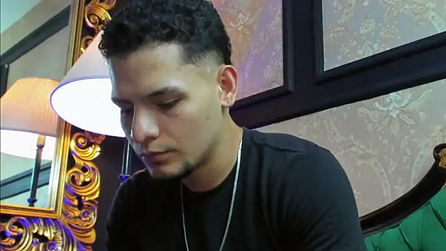 AlessandroKiing online show from 07/25/26, 09:23