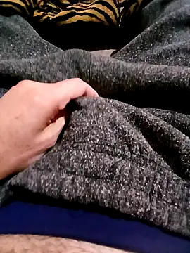 DomDix online show from 10/21/25, 03:13