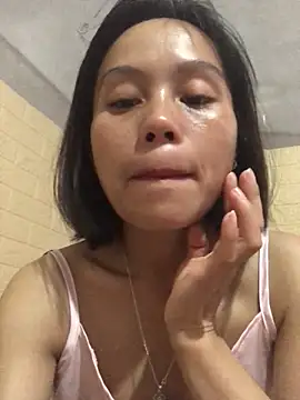 Snapshot of QuingLin chatting on 09/10/25, 02:11 QuingLin online show from 09/10/25, 02:11