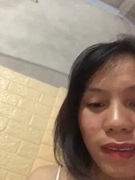 Snapshot of QuingLin chatting on 09/15/25, 12:10 QuingLin online show from 09/15/25, 12:10