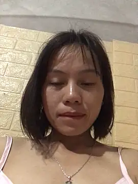 Snapshot of QuingLin chatting on 10/15/25, 11:38 QuingLin online show from 10/15/25, 11:38