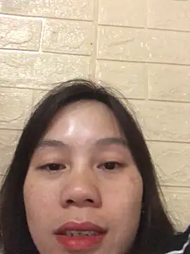 Snapshot of QuingLin chatting on 10/17/25, 12:36 QuingLin online show from 10/17/25, 12:36