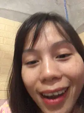 Snapshot of QuingLin chatting on 10/18/25, 05:10 QuingLin online show from 10/18/25, 05:10