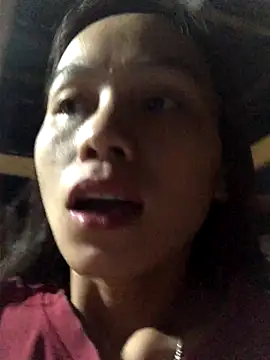 Snapshot of QuingLin chatting on 10/18/25, 05:14 QuingLin online show from 10/18/25, 05:14