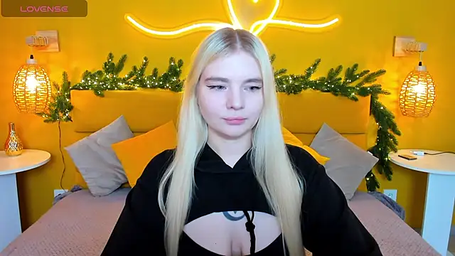 Snapshot of RuthBryant chatting on 11/29/25, 12:35 RuthBryant online show from 11/29/25, 12:35