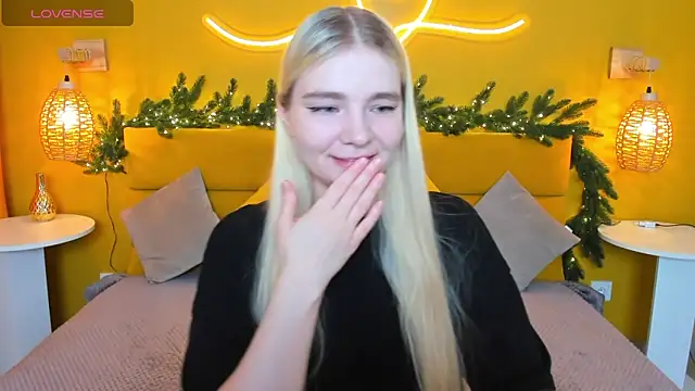 Snapshot of RuthBryant chatting on 11/30/25, 12:36 RuthBryant online show from 11/30/25, 12:36