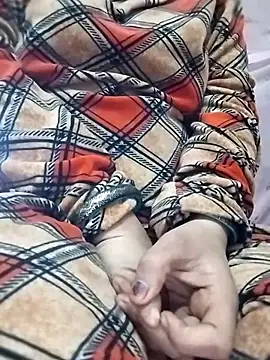 rani8008 online show from 11/25/25, 07:19