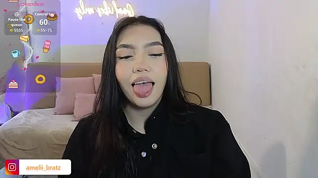 Snapshot of Ameliiaa_tay chatting on 10/13/25, 11:32 Ameliiaa tay online show from 10/13/25, 11:32