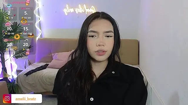 Snapshot of Ameliiaa_tay chatting on 10/14/25, 11:33 Ameliiaa tay online show from 10/14/25, 11:33