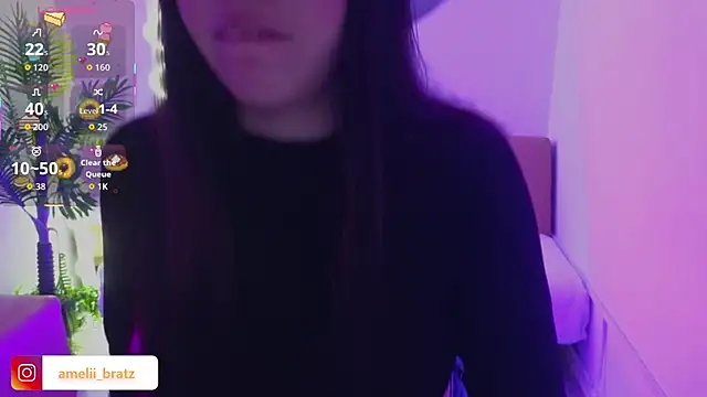 Snapshot of Ameliiaa_tay chatting on 10/31/25, 11:00 Ameliiaa tay online show from 10/31/25, 11:00