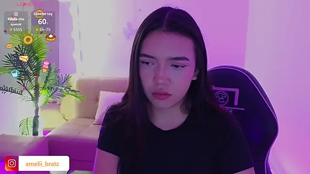 Snapshot of Ameliiaa_tay chatting on 11/28/25, 11:35 Ameliiaa tay online show from 11/28/25, 11:35