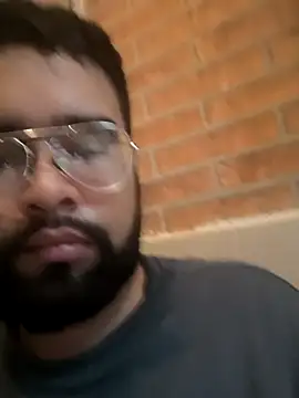 Snapshot of Asdfg0001 chatting on 11/05/25, 10:15 Asdfg0001 online show from 11/05/25, 10:15