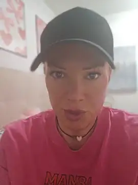 Sugarloveless online show from 05/11/26, 04:15