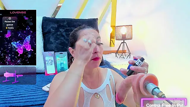 Luna Naughty1 online show from 10/23/25, 03:22