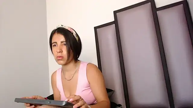 Lucy-23 online show from 11/12/25, 04:13