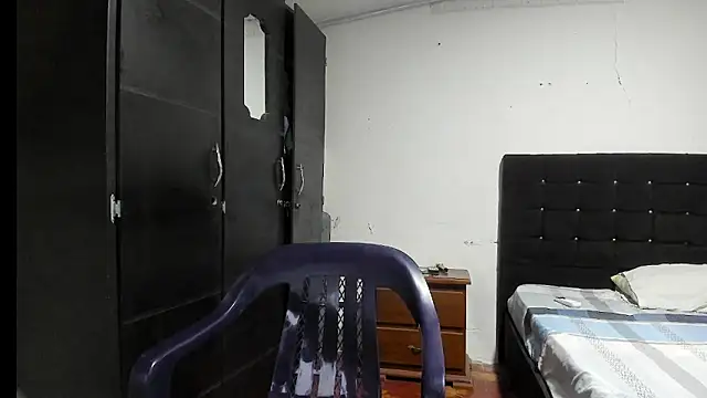 Snapshot of Ryan_xc1 chatting on 11/02/25, 02:47 Ryan xc1 online show from 11/02/25, 02:47