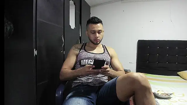 Snapshot of Ryan_xc1 chatting on 12/01/25, 03:11 Ryan xc1 online show from 12/01/25, 03:11