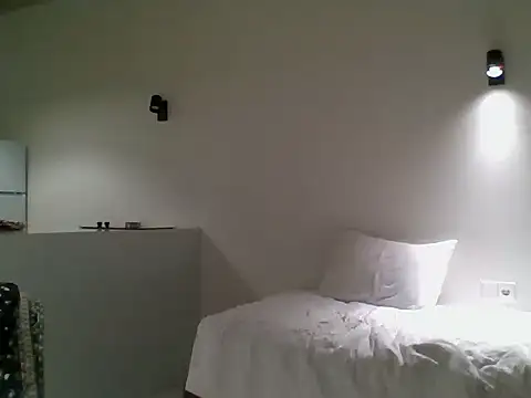 Snapshot of ALICAINWONDERLAND chatting on 10/09/25, 03:43 ALICAINWONDERLAND online show from 10/09/25, 03:43