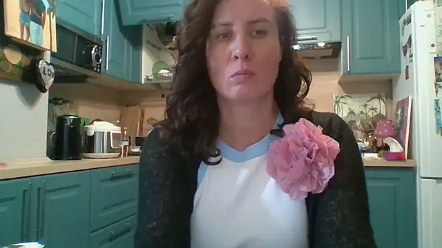 Snapshot of ALICAINWONDERLAND chatting on 11/15/25, 04:36 ALICAINWONDERLAND online show from 11/15/25, 04:36