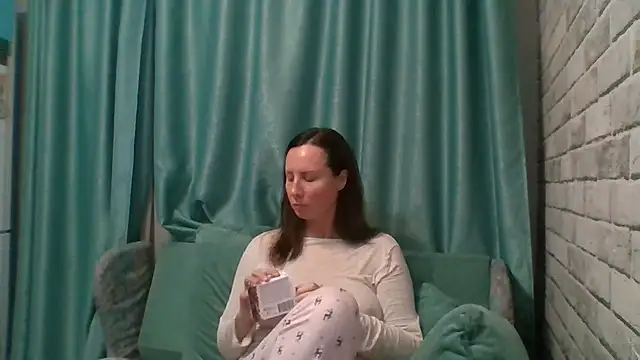 Snapshot of ALICAINWONDERLAND chatting on 11/22/25, 08:19 ALICAINWONDERLAND online show from 11/22/25, 08:19