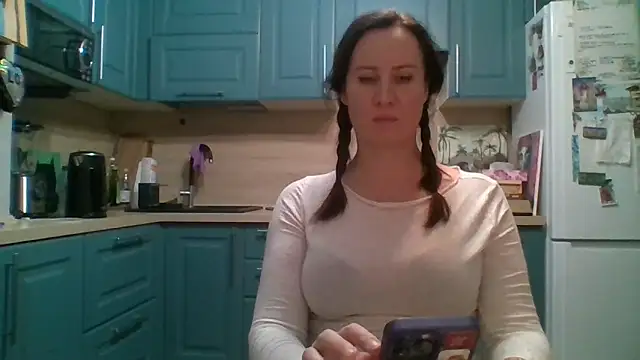 Snapshot of ALICAINWONDERLAND chatting on 12/14/25, 05:40 ALICAINWONDERLAND online show from 12/14/25, 05:40