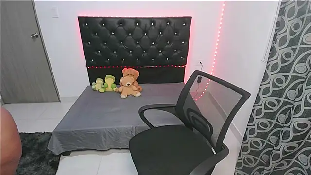 niiky 68 online show from 10/04/25, 06:33