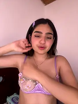 Snapshot of Clementyne30 chatting on 09/19/25, 12:23 Clementyne30 online show from 09/19/25, 12:23