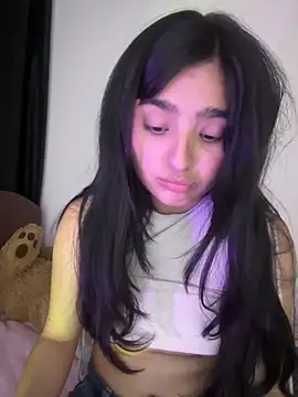 Snapshot of Clementyne30 chatting on 11/02/25, 01:30 Clementyne30 online show from 11/02/25, 01:30