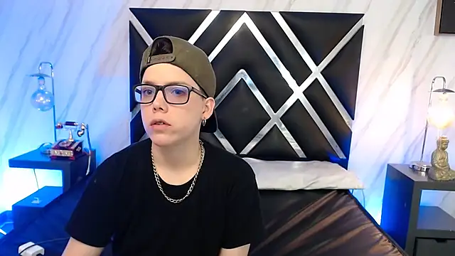 SpencerMontgomery online show from 11/30/25, 04:33