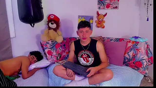 Snapshot of elfernh chatting on 10/05/25, 04:33 elfernh online show from 10/05/25, 04:33