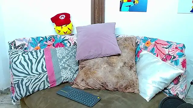 Snapshot of elfernh chatting on 10/18/25, 05:43 elfernh online show from 10/18/25, 05:43