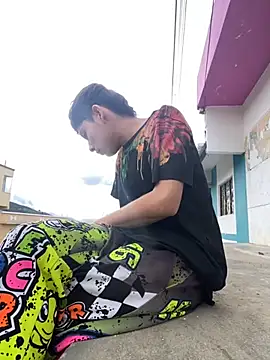 Snapshot of elfernh chatting on 11/13/25, 10:41 elfernh online show from 11/13/25, 10:41