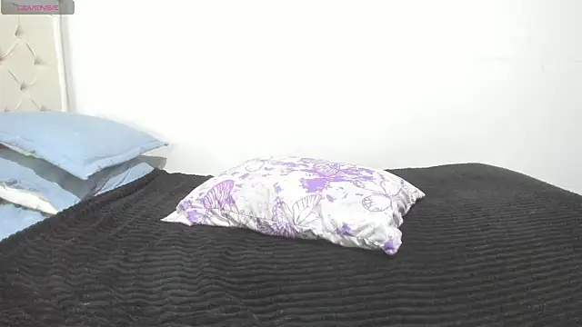 Snapshot of katitahotcam_ass chatting on 10/23/25, 09:02 katitahotcam ass online show from 10/23/25, 09:02