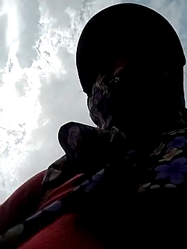 CoMay003 online show from 10/12/25, 07:29