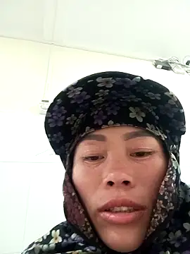 CoMay003 online show from 11/26/25, 06:14