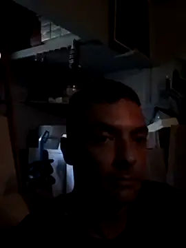 Snapshot of dicinyou80 chatting on 09/11/25, 01:33 dicinyou80 online show from 09/11/25, 01:33