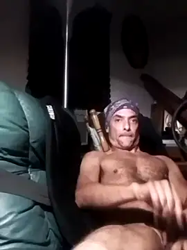 Snapshot of dicinyou80 chatting on 09/24/25, 04:38 dicinyou80 online show from 09/24/25, 04:38