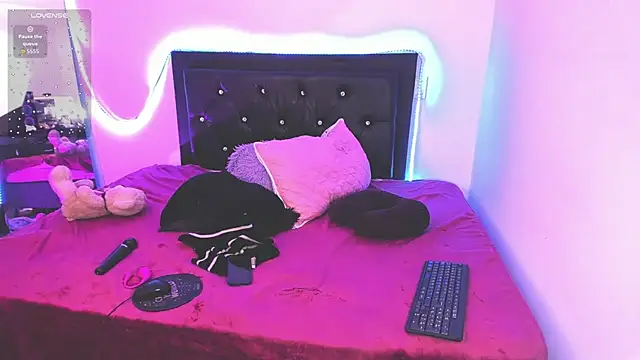 samiacooper25 online show from 11/26/25, 09:38