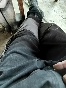 Snapshot of hansvonerotic1 chatting on 10/22/25, 10:37 hansvonerotic1 online show from 10/22/25, 10:37