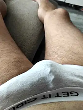 hansvonerotic1 online show from 11/18/25, 12:53