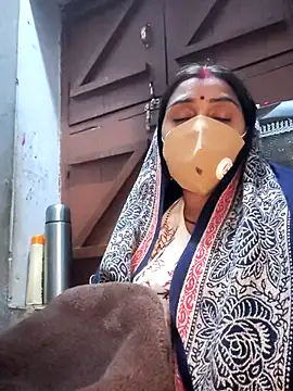 Snapshot of SHABNAM_G chatting on 12/17/25, 04:02 SHABNAM G online show from 12/17/25, 04:02