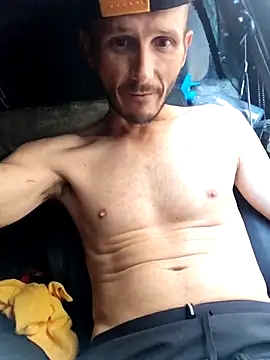 Snapshot of Romance32 chatting on 10/05/25, 12:31 Romance32 online show from 10/05/25, 12:31