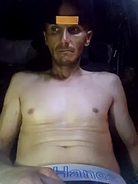 Snapshot of Romance32 chatting on 10/16/25, 04:02 Romance32 online show from 10/16/25, 04:02