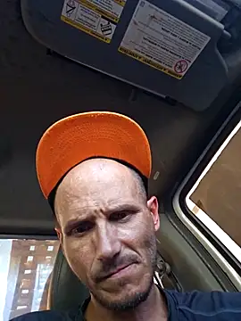 Snapshot of Romance32 chatting on 10/20/25, 06:08 Romance32 online show from 10/20/25, 06:08